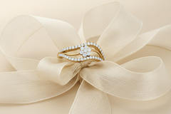 Elegant Sparkling Floral Gold Diamond Ring