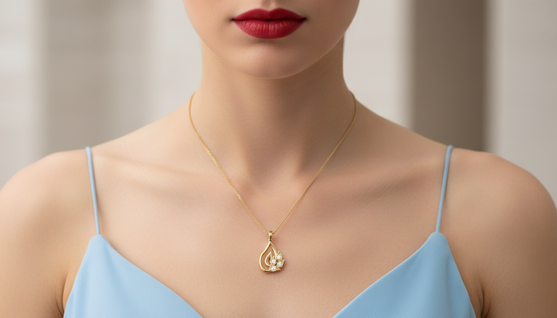 Dainty Gold Leaf Motif Diamond Pendant