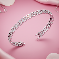 Modern Interlocking Diamond