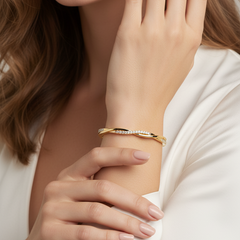 Elegant Infinity Twist