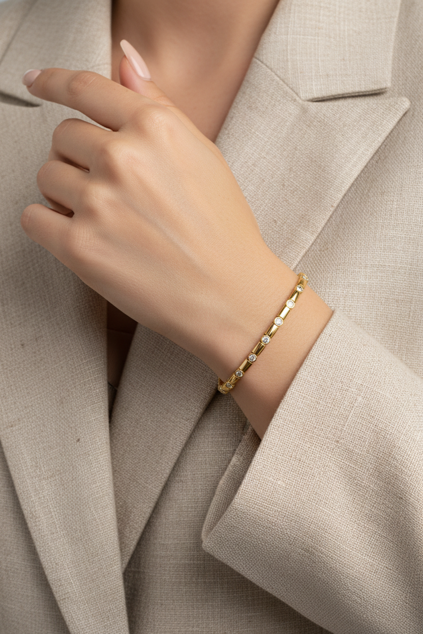 Bezel-Stationed Barrel Link
